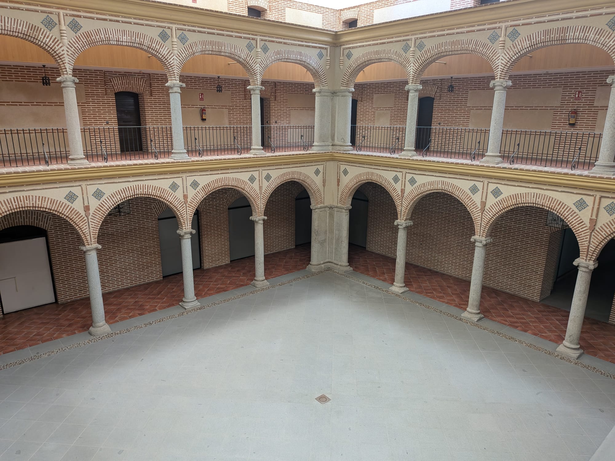 Patio interior del Palacio de Cárdenas